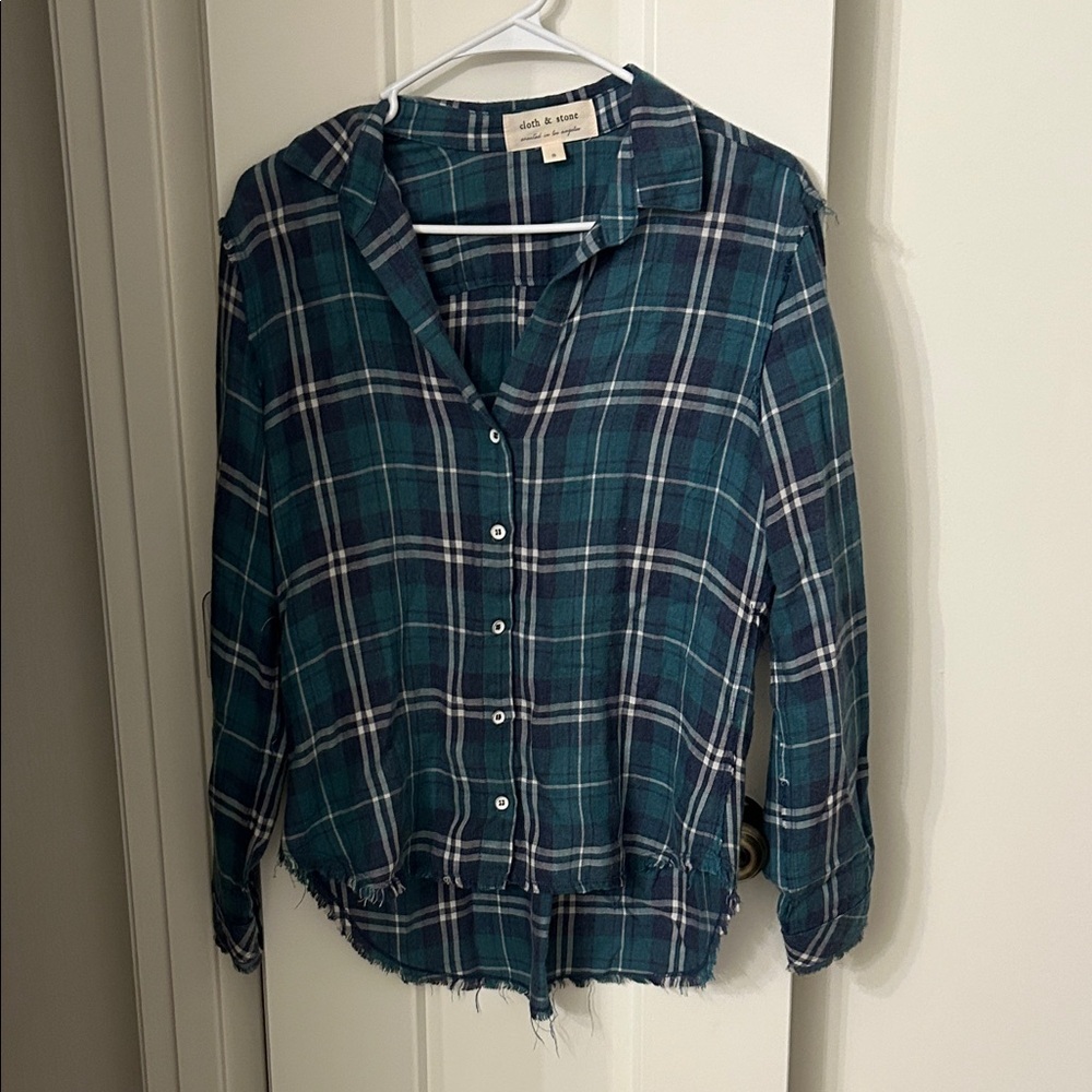 Cloth & Stone  Plaid Button-Down Shirt Size small